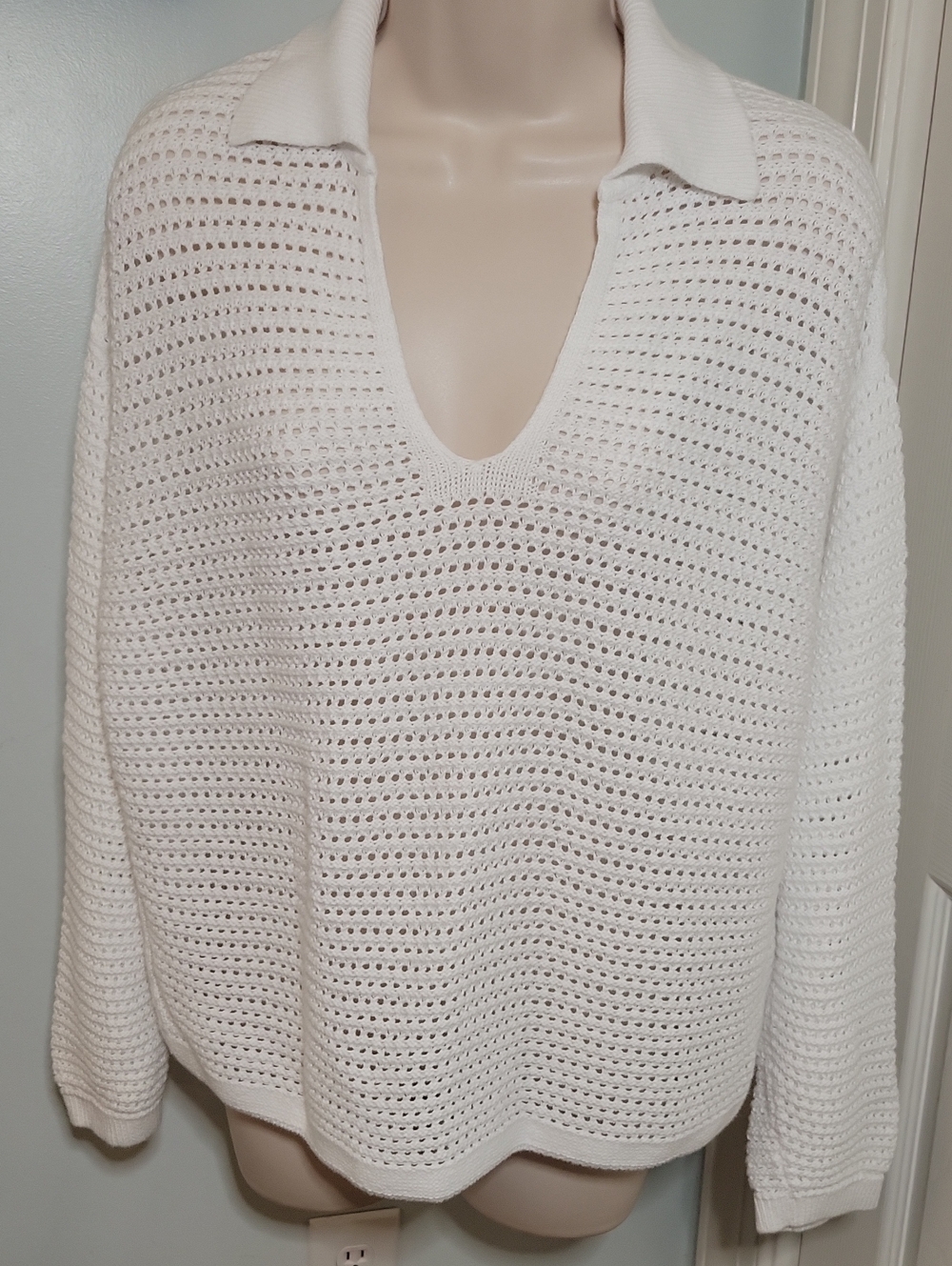 Tommy Hilfiger White Open-Knit V-Neck Popover Sweater Size Medium